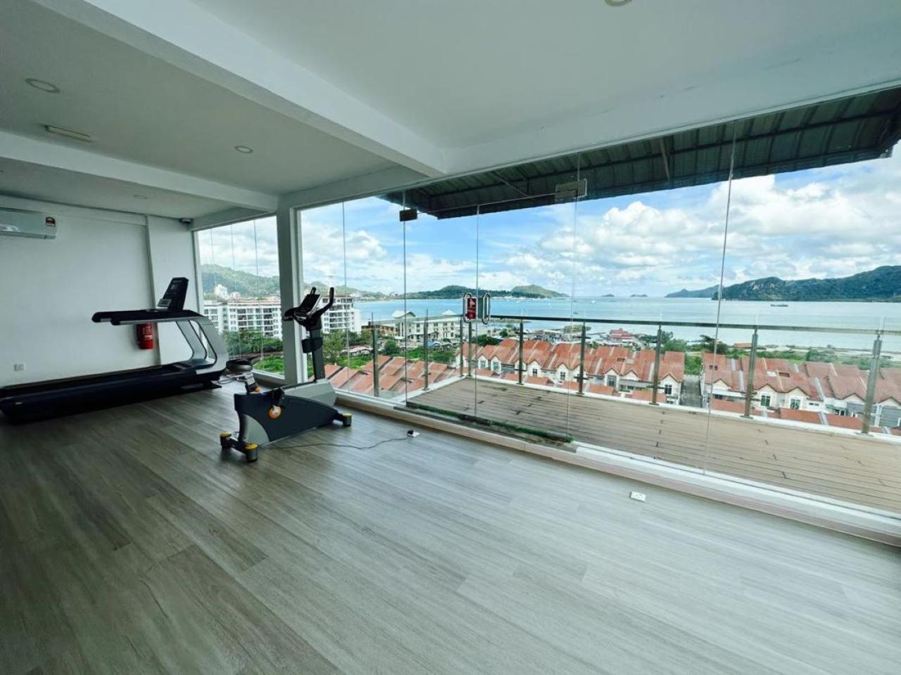 Maya Seaview Families Suite Apartment + Sky Pool Kuah Zewnętrze zdjęcie