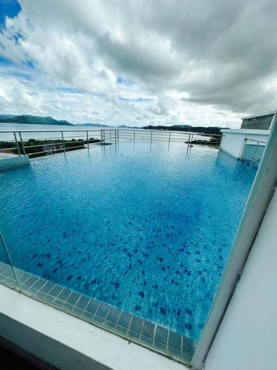 Maya Seaview Families Suite Apartment + Sky Pool Kuah Zewnętrze zdjęcie